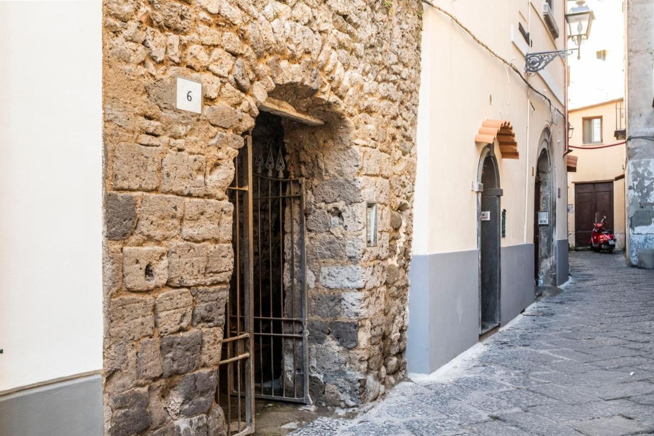 36 Steps In Tasso Square Appartement Sorrento Buitenkant foto